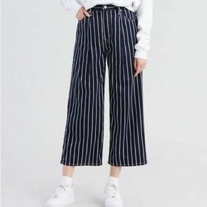 Levi’s Cropped ribcage